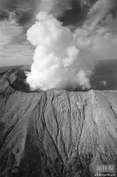 新西兰火山喷发涉两名中国公民